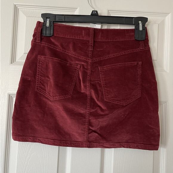 NWT Madewell Red Velvet Mini Skirt AF032 - Size 26 - Picture 2 of 3